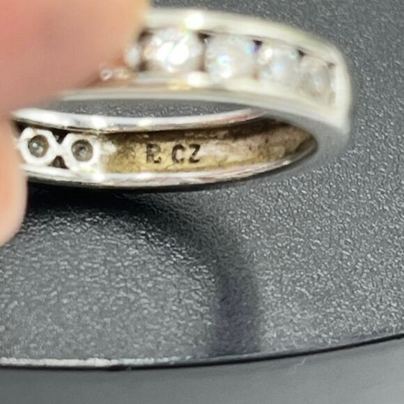 Ross Simons Vintage Sterling Silver Simulated Diamond CZ Engagement Ring Sz 8.25 - Picture 3 of 12